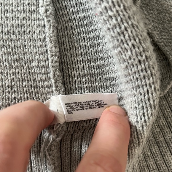 Gap Sweater - Size M - Picture 5 of 5
